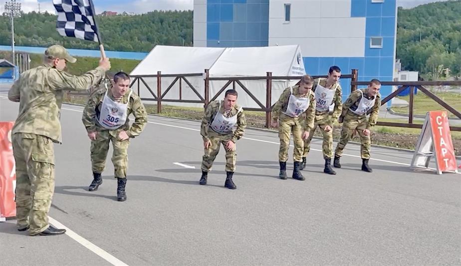 В Северо-Западном округе Росгвардии отметили День физкультурника на стадионах
