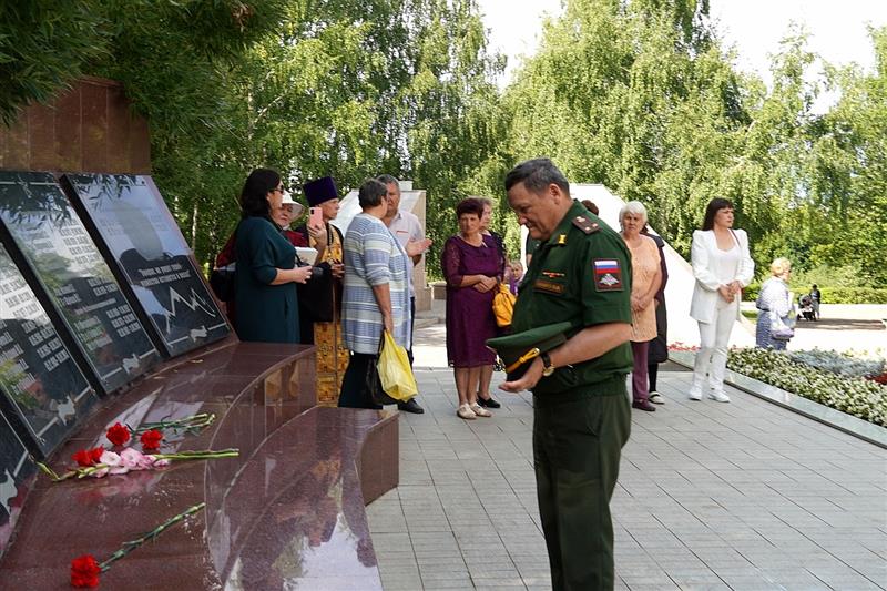 Память погибших воинов 101-й особой бригады оперативного назначения войск правопорядка почтили в Чебоксарах