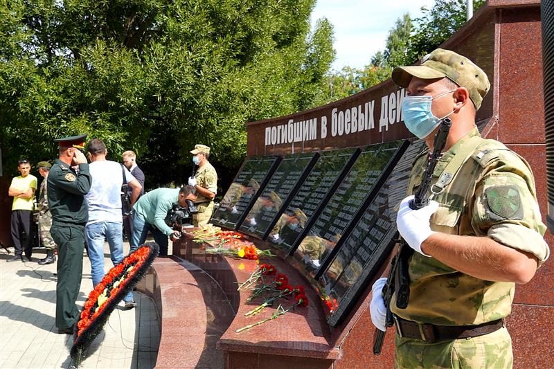Память погибших воинов 101-й особой бригады оперативного назначения войск правопорядка почтили в Чебоксарах