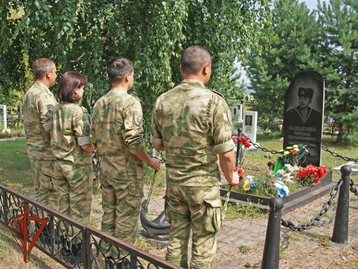 Военнослужащие управления Росгвардии по Хакасии почтили память земляка-подводника