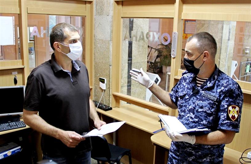 Росгвардия проверила обеспечение безопасности образовательных учреждений юга России (видео)