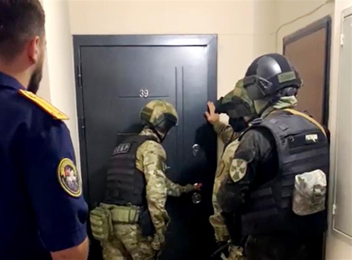 При участии Росгвардии в Севастополе задержаны подозреваемые в мошенничестве с квартирами пожилых людей 