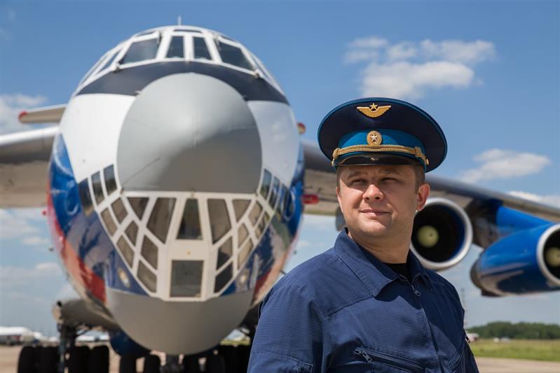Генерал армии Виктор Золотов поздравил авиаторов Росгвардии с Днем Воздушного Флота России