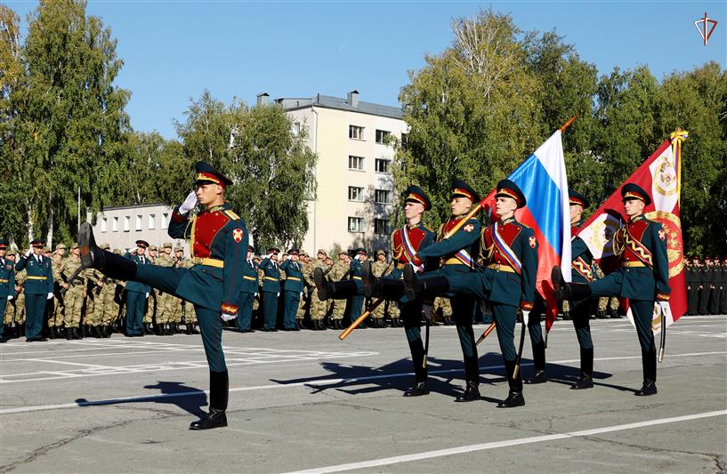 Первокурсники Новосибирского военного института Росгвардии присягнули на верность Отечеству