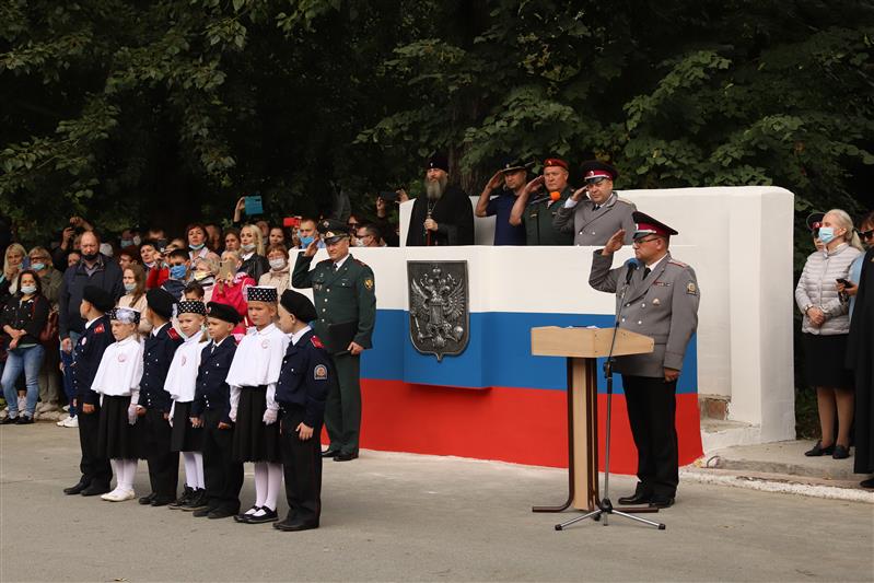 Представители Росгвардии поздравили воспитанников Сибирского кадетского корпуса с началом учебного года