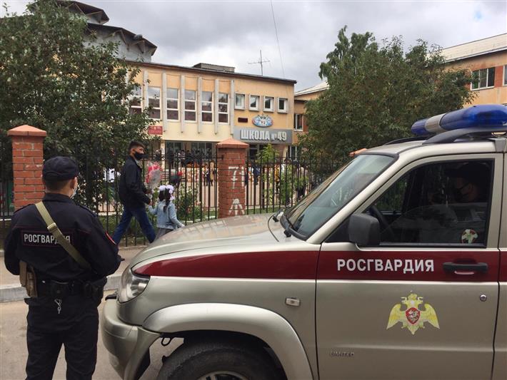 Росгвардейцы Восточного округа обеспечили правопорядок во время празднования Дня знаний