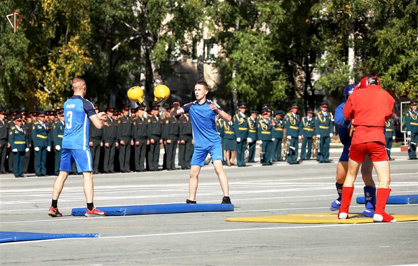 Первокурсники Новосибирского военного института Росгвардии присягнули на верность Отечеству