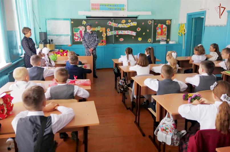 Росгвардейцы Сибирского округа приняли участие в торжественных мероприятиях, посвящённых Дню знаний