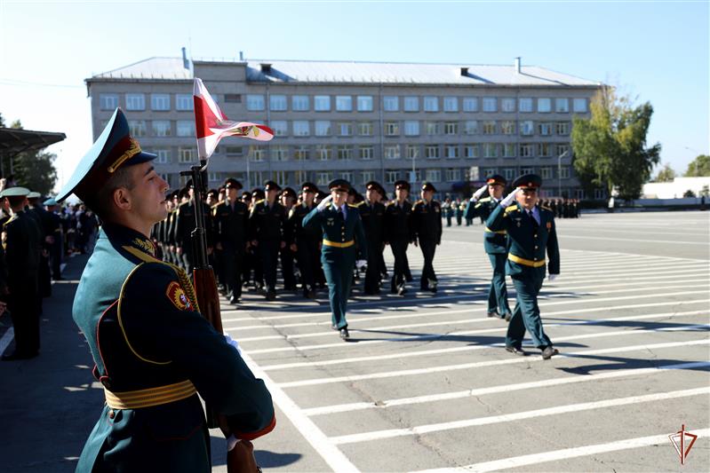 Первокурсники Новосибирского военного института Росгвардии присягнули на верность Отечеству