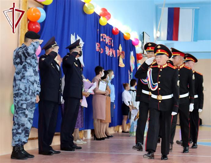 Росгвардейцы Сибирского округа приняли участие в торжественных мероприятиях, посвящённых Дню знаний