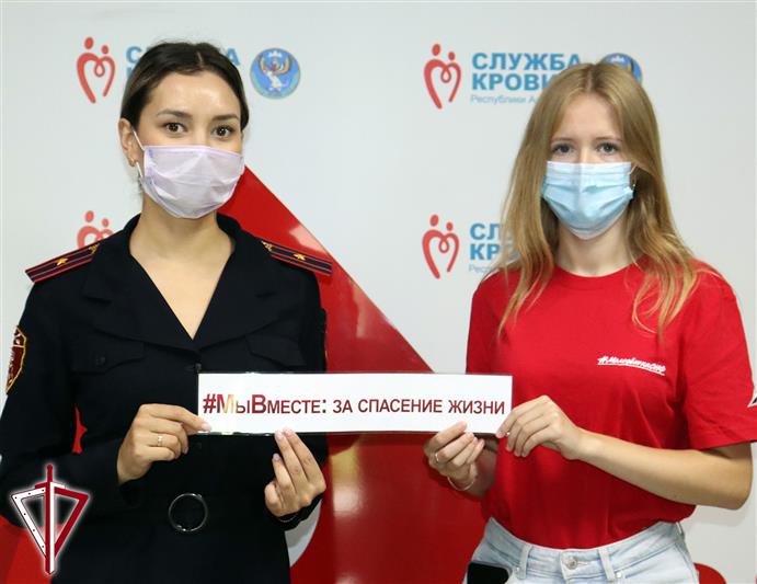 Росгвардейцы Алтая приняли участие в донорской акции