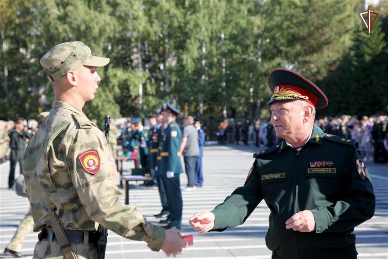 Первокурсники Новосибирского военного института Росгвардии присягнули на верность Отечеству