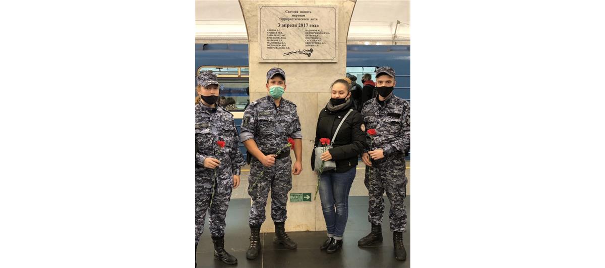 Военнослужащие и сотрудники Северо-Западного округа Росгвардии присоединились к акции «Вместе против террора»