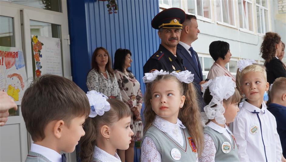 Имя погибшего воина правопорядка присвоено саратовской школе