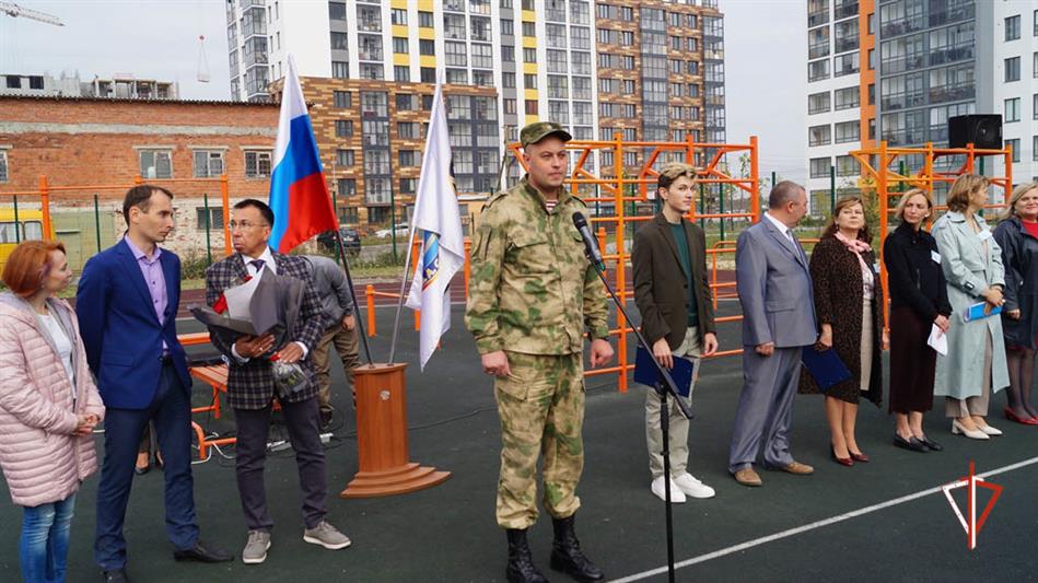  Представители Росгвардии на Урале приняли участие в праздничных мероприятиях, посвященных Дню знаний