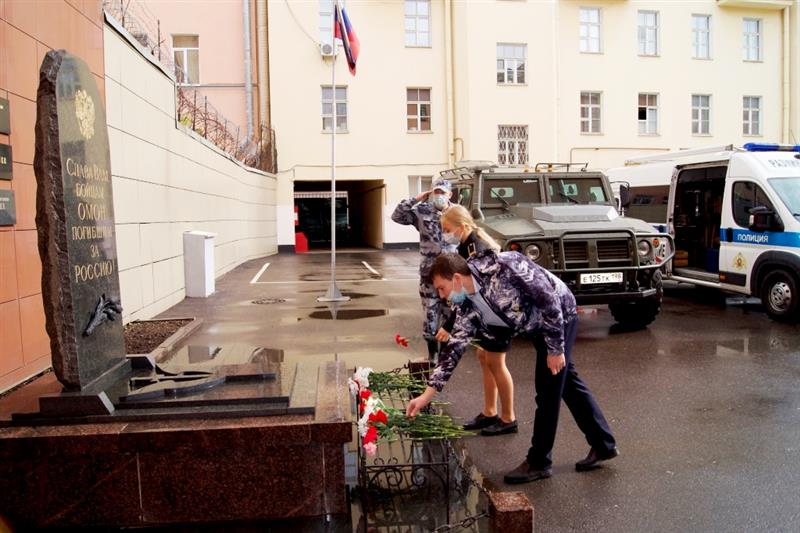 Военнослужащие и сотрудники Северо-Западного округа Росгвардии присоединились к акции «Вместе против террора»