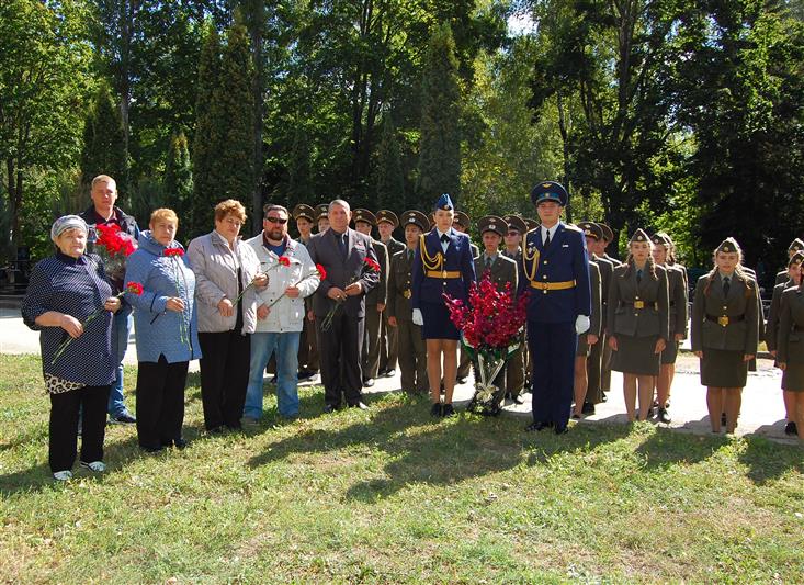 Липецкие росгвардейцы почтили память Героя России Андрея Теперика