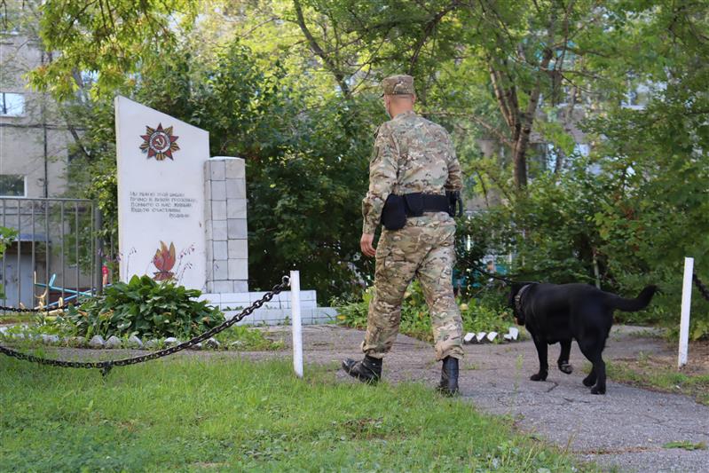 Росгвардейцы Восточного округа обеспечили правопорядок во время празднования Дня знаний