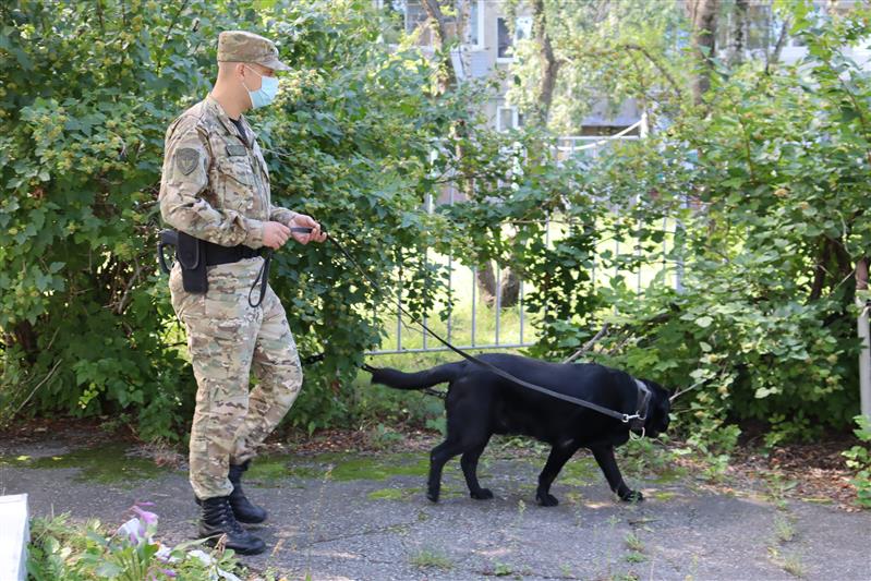 Росгвардейцы Восточного округа обеспечили правопорядок во время празднования Дня знаний