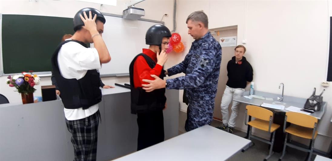 В Центральном округе Росгвардии проходят памятные мероприятия ко Дню солидарности в борьбе с терроризмом