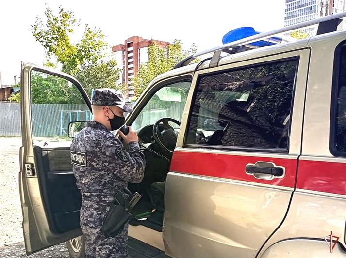 При содействии Росгвардии в ЕАО задержан подозреваемый в незаконном хранении наркотиков