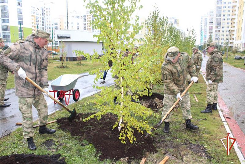 Росгвардейцы присоединились к Всероссийскому экологическому субботнику «Зеленая Россия»