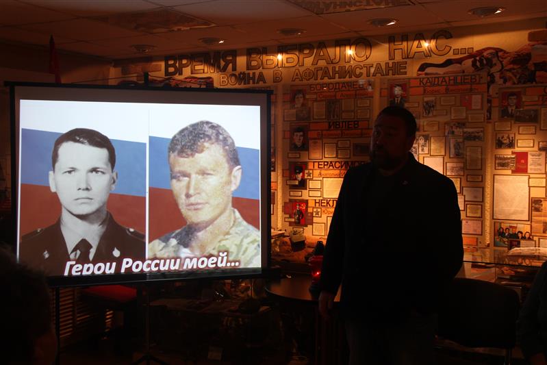 Липецкие росгвардейцы почтили память Героя России Андрея Теперика