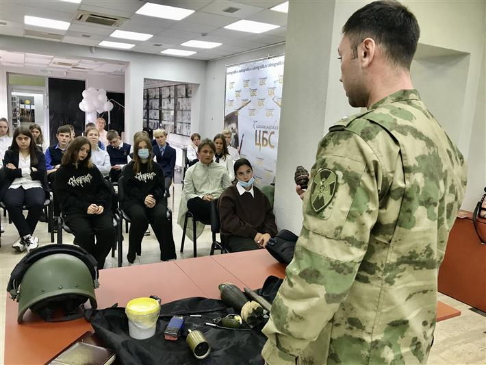 Военнослужащие и сотрудники Северо-Западного округа Росгвардии присоединились к акции «Вместе против террора»