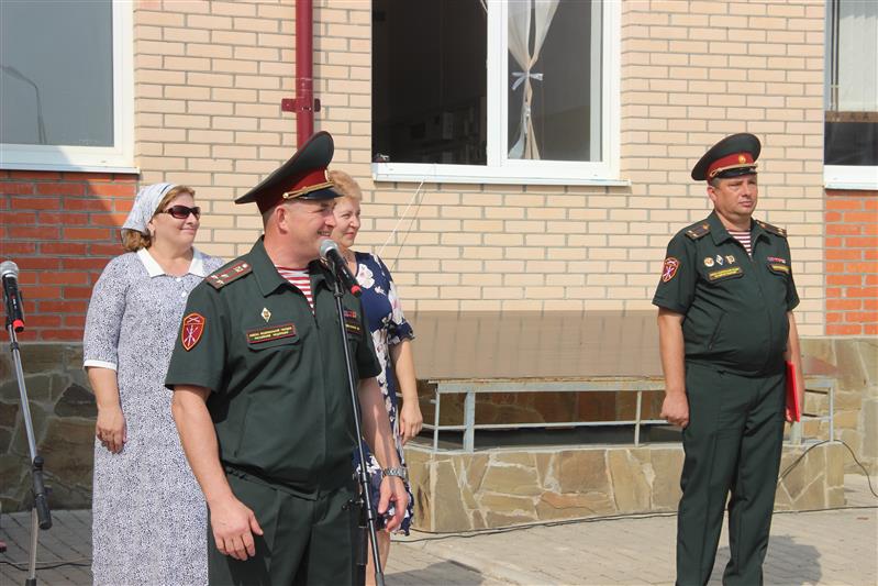 Торжества по случаю Дня знаний состоялись в грозненской школе Росгвардии