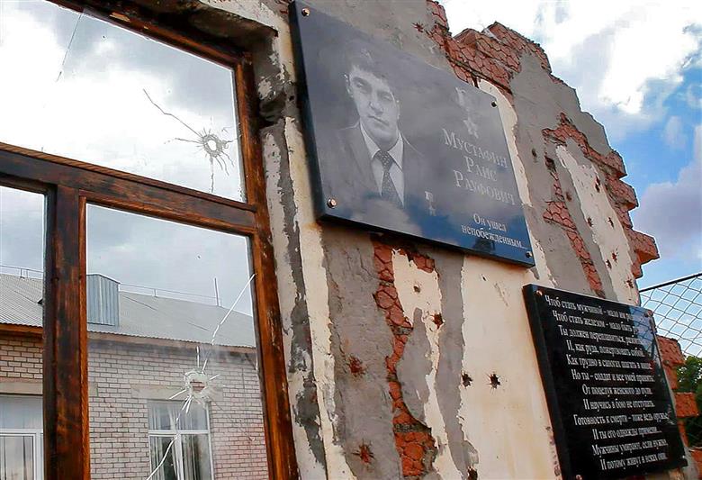 Память Героя России Раиса Мустафина увековечили в Оренбуржье (видео)