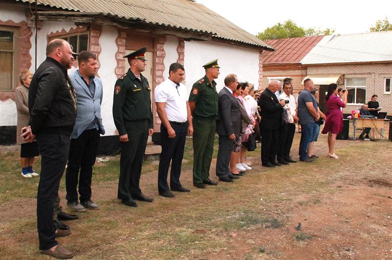 Память Героя России Раиса Мустафина увековечили в Оренбуржье (видео)