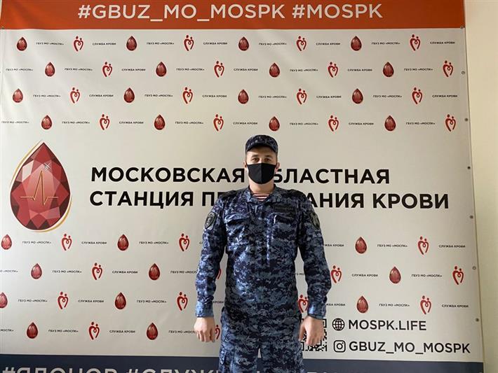 Росгвардейцы сдали кровь для пациентов московских больниц
