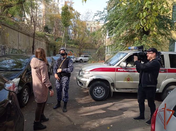 Журналисты Приморья заступили на дежурство с сотрудниками вневедомственной охраны Росгвардии