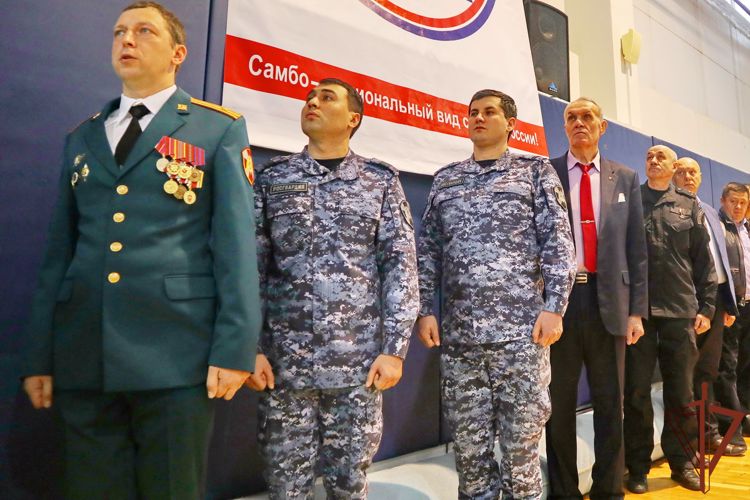 Росгвардейцы в Санкт-Петербурге поддержали юношеский турнир по самбо, посвящённый погибшим спецназовцам 