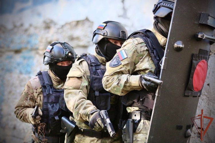 Калининградский СОБР Росгвардии завершил полевой выход