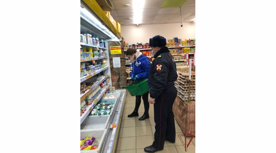 Росгвардейцы помогают пожилым жителям Новосибирской области 
