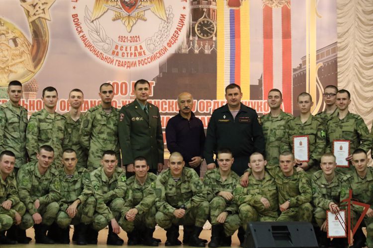 В Москве чествовали военнослужащих Росгвардии по призыву, увольняемых в запас 