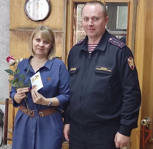 В Омске супругам сотрудников и ветеранов вневедомственной охраны вручены памятные медали