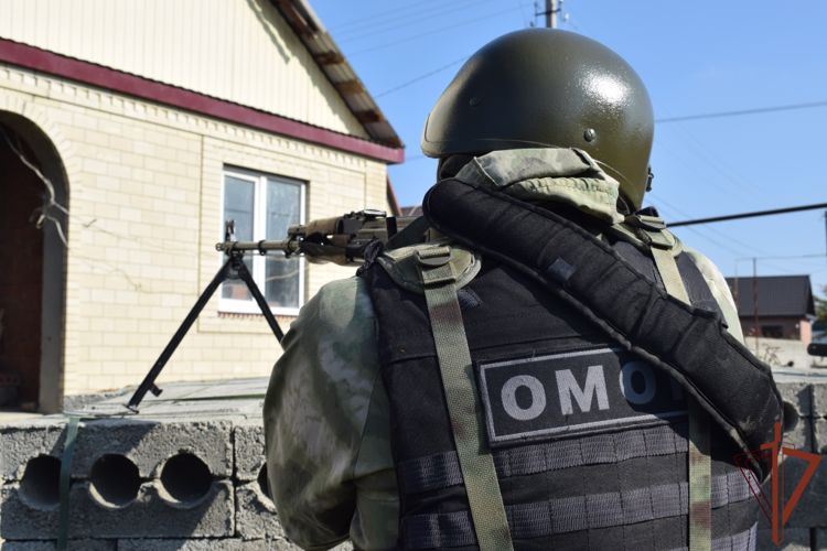 День образования московского ОМОН Росгвардии отметили в Ханкале 