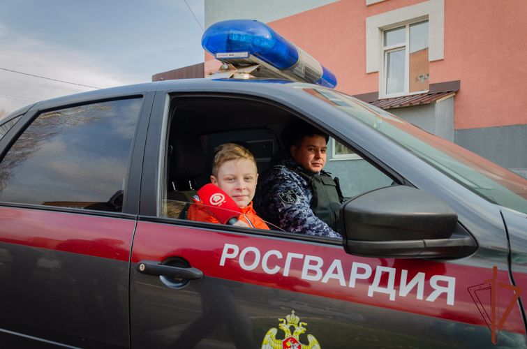 Юные пензенские журналисты побывали в гостях у вневедомственной охраны Росгвардии