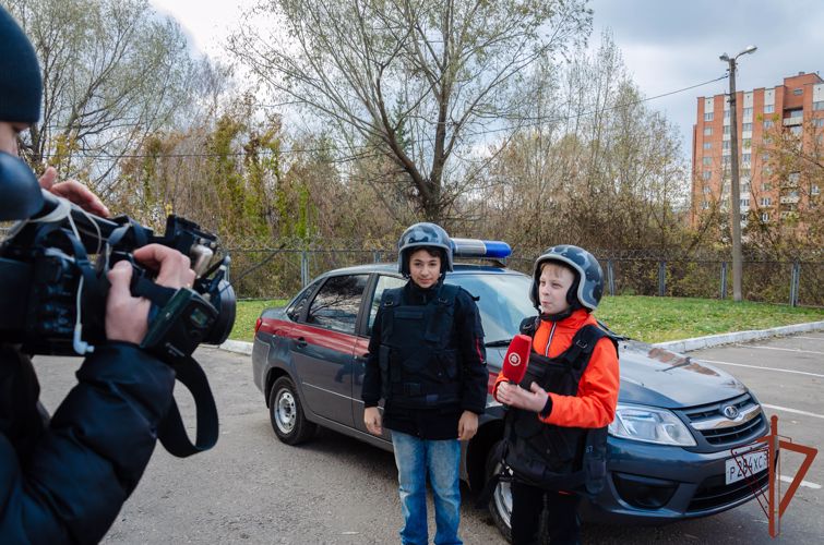 Юные пензенские журналисты побывали в гостях у вневедомственной охраны Росгвардии