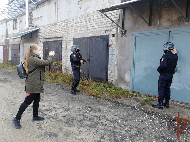 Журналисты Приморья заступили на дежурство с сотрудниками вневедомственной охраны Росгвардии
