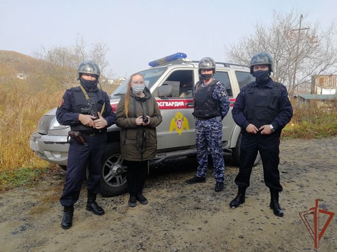 Журналисты Приморья заступили на дежурство с сотрудниками вневедомственной охраны Росгвардии