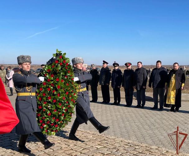 Росгвардейцы почтили память погибшего в годы войны лётчика