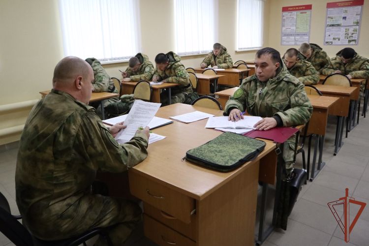 В Уральском округе Росгвардии завершился сбор офицеров-выпускников военных вузов 2021 года 