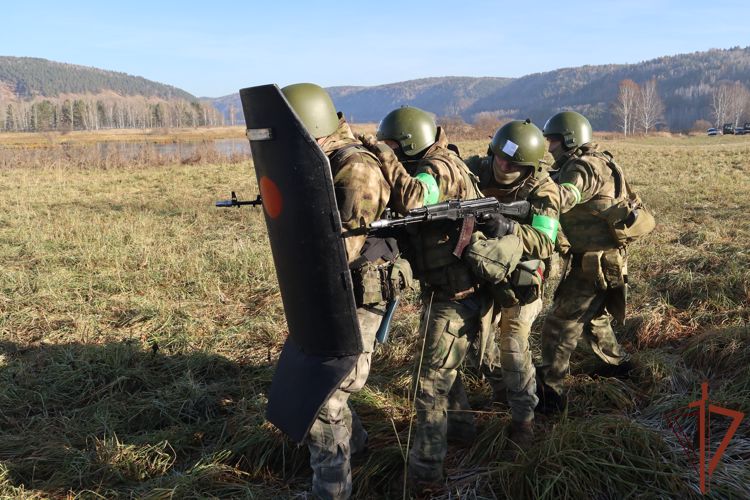 Тактическое учение красноярского соединения Росгвардии прошло в Железногорске