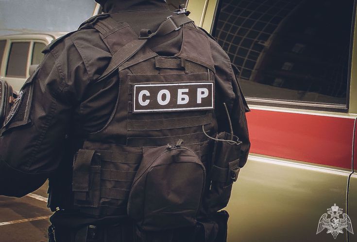 При содействии Росгвардии в Саратове задержаны подозреваемые в коррупционном преступлении