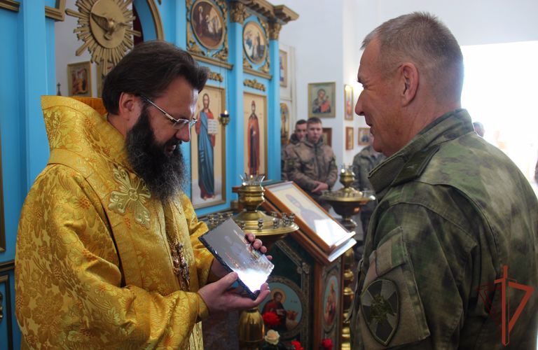 Митрополит Смоленский и Дорогобужский благословил военнослужащих Росгвардии на службу Отечеству