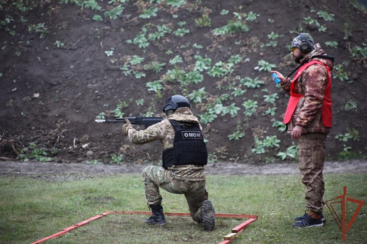 Новосибирский военный институт Росгвардии провел чемпионат по стрельбе памяти погибших выпускников