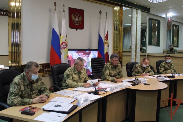 Командующий Южным округом Росгвардии провел военный совет